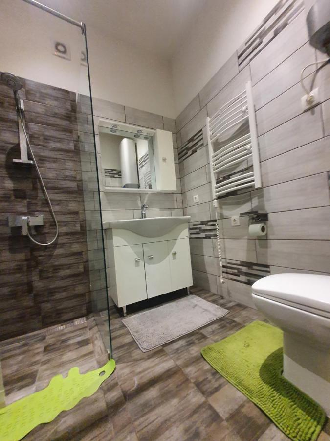 Art-Club Apartment With Air Condition Budapest Ngoại thất bức ảnh